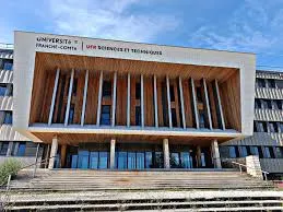 Façade université Marie et Louis Pasteur à Besançon