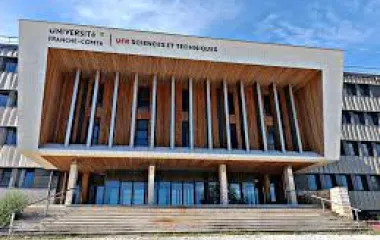 Façade université Marie et Louis Pasteur à Besançon