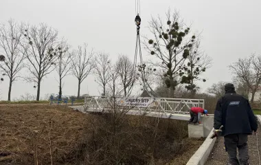 Passerelle piétonne à Thorey-en-Plaine